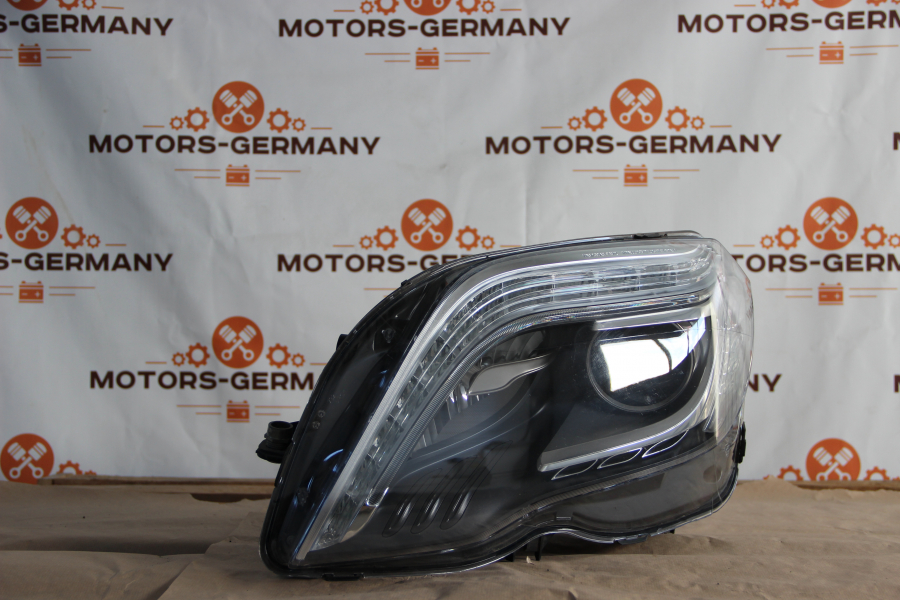 Фара Mercedes Мерседес левая W204 A2048202539
